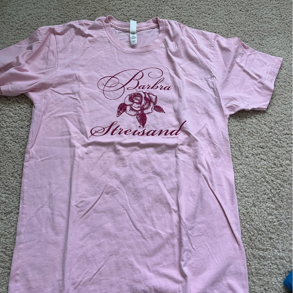pink tee